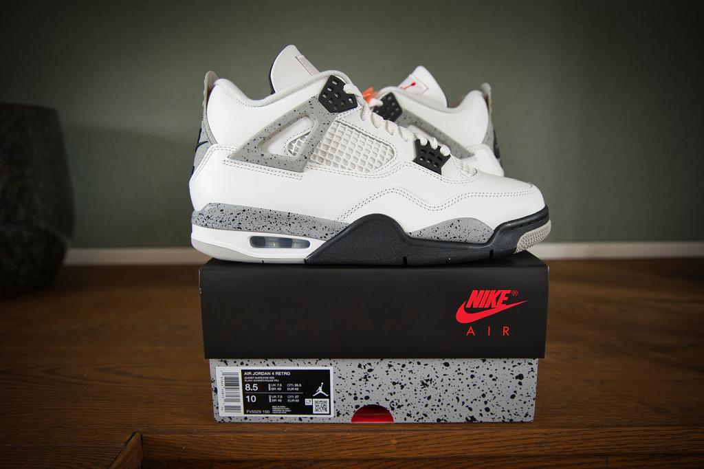 Nike air jordan 4 white cement supreme patta 3 1, Wit, Nieuw, Ophalen of Verzenden, Sneakers of Gympen