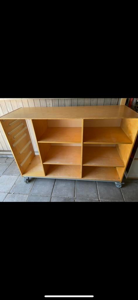 Houten Kast Kinderopvang met Wielen, Huis en Inrichting, Ophalen, Gebruikt, 100 tot 150 cm, Minder dan 100 cm
