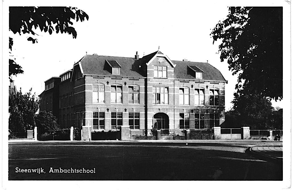 700533	Steenwijk	Ambachtschool LTS Nette oude kaart onbeschr, Verzamelen, Ophalen of Verzenden, 1940 tot 1960, Ongelopen, Overijssel