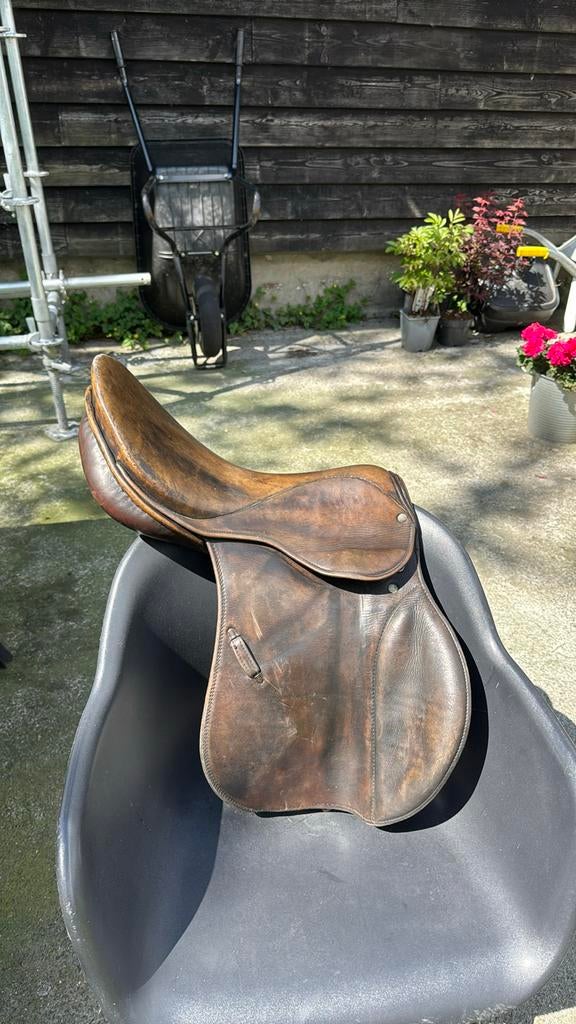 Parzival spring zadel 17.5 bruin, Dieren en Toebehoren, Paarden en Pony's | Zadels, Ophalen, Gebruikt, Springen