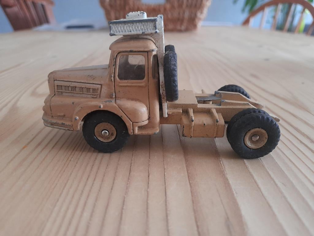 Dinky supertoys Unic Saharien, Hobby en Vrije tijd, Modelauto's | 1:43, Ophalen of Verzenden, Zo goed als nieuw, Auto, Dinky Toys