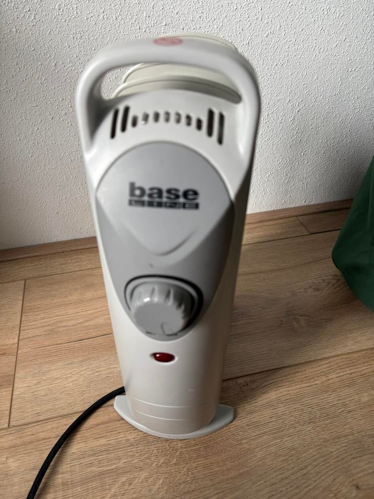 Olie radiator 600 Watt, Ophalen, Zo goed als nieuw
