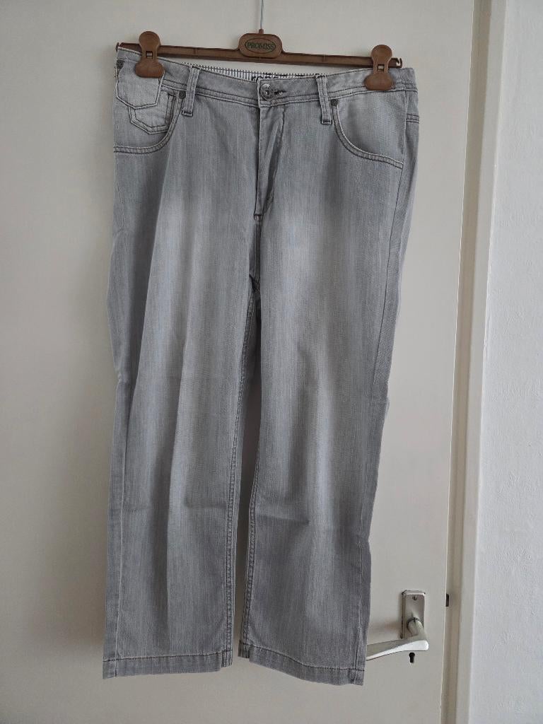 Grijze, driekwart broek van Rene Smit. Maat 40, Maat 38/40 (M), Ophalen of Verzenden, Zo goed als nieuw, Driekwart