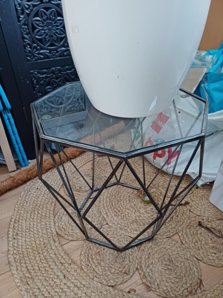 Bijzettafeltje met glazen blad xenos, Ophalen, Zwart, Eén