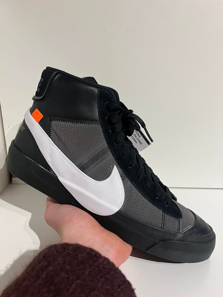 Nike X Off-White Blazer mid Grim Reaper maat 44,5, Kleding | Heren, Schoenen, ., Zwart, Nieuw, Ophalen of Verzenden