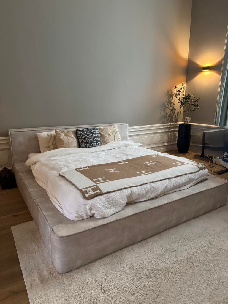 Prachtig uniek luxe bed zo gloed als nieuw!!, Huis en Inrichting, Slaapkamer | Bedden, Ophalen, Zo goed als nieuw, Tweepersoons