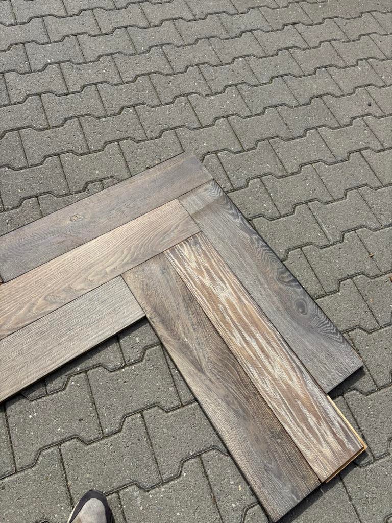 140 m2 nieuw eiken visgraat multivloer . 14 x70 cm topl 4mm, Restpartij, Gebruikt, 50 tot 150 cm, 10 m² of meer