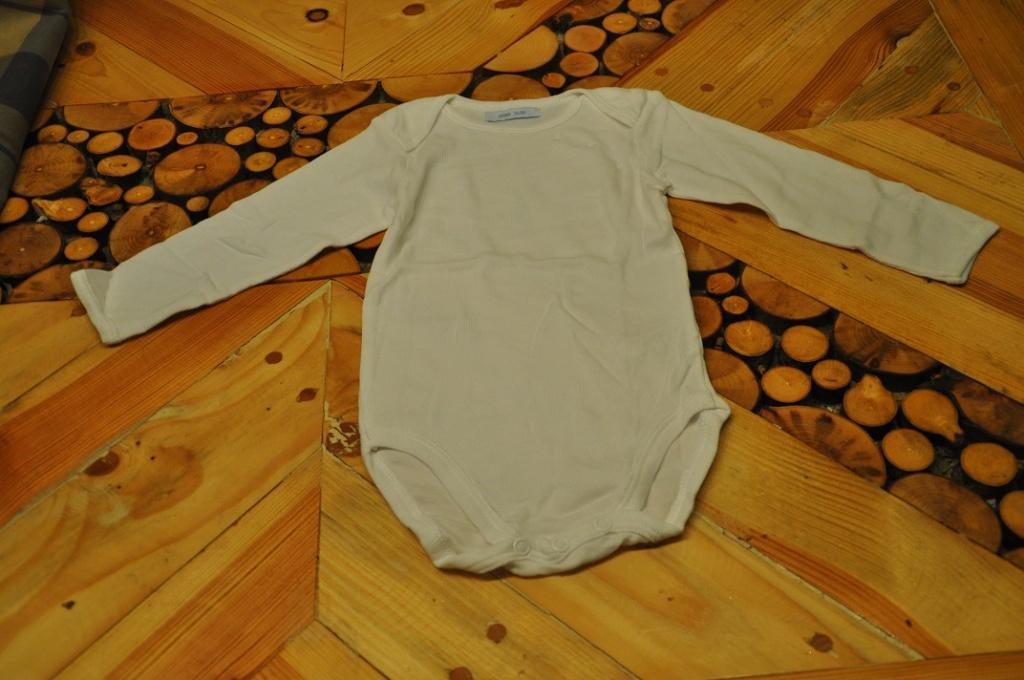 Nieuwe wite romper lm 2 stuks Hema 74/80, Kinderen en Baby's, Babykleding | Maat 74, Nacht- of Onderkleding, Jongetje of Meisje