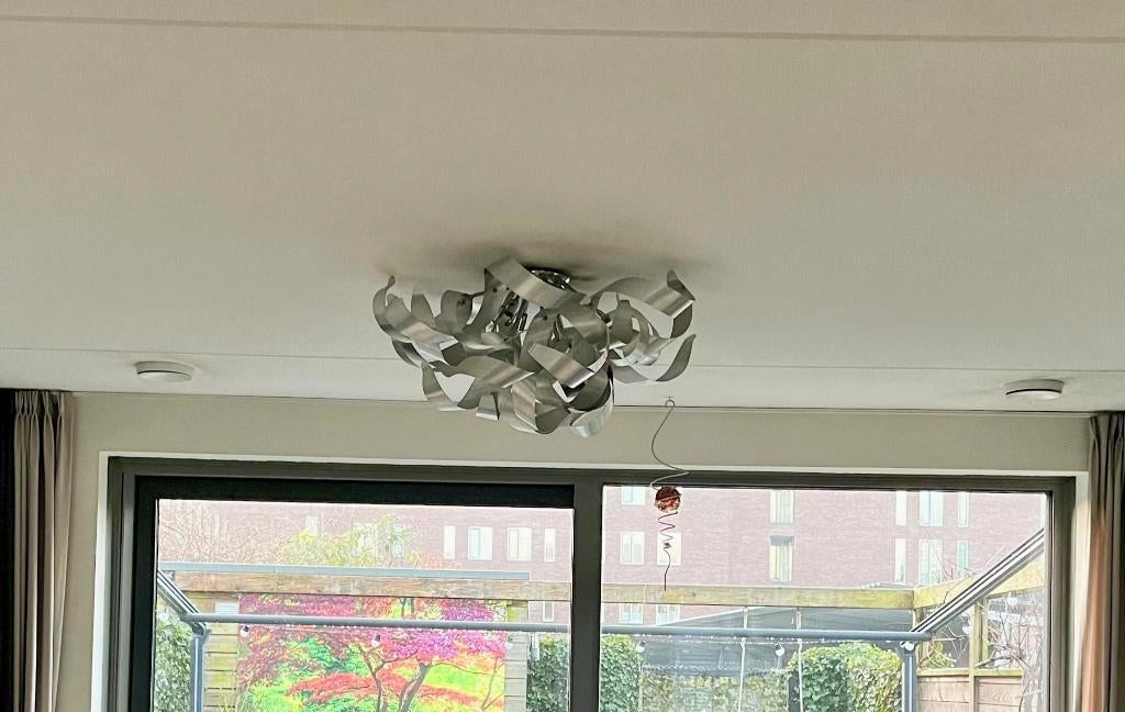 Plafond lamp met zilveren krullen, Ophalen of Verzenden, Gebruikt, Metaal, Modern