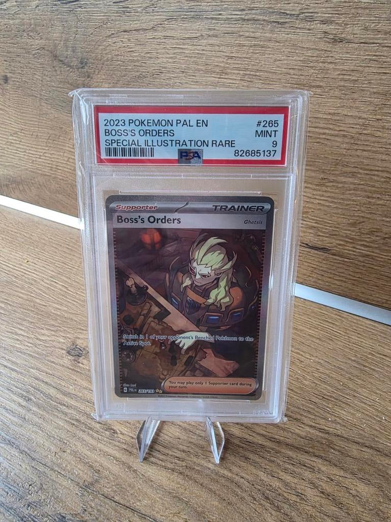 Pokemon Boss's Orders PSA 9 - Special Illustration Rare, Ophalen of Verzenden, Zo goed als nieuw, Losse kaart