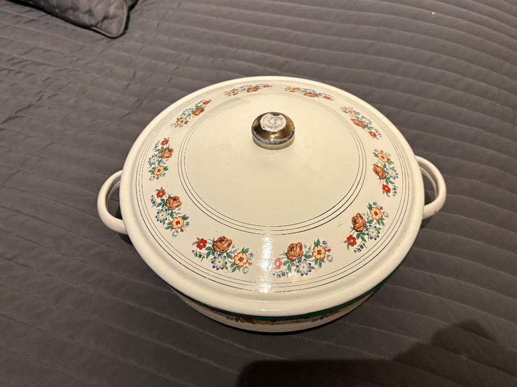 Oude pan emaille met bloemen, Huis en Inrichting, Keuken | Potten en Pannen, Ophalen of Verzenden, Gebruikt, Overige materialen