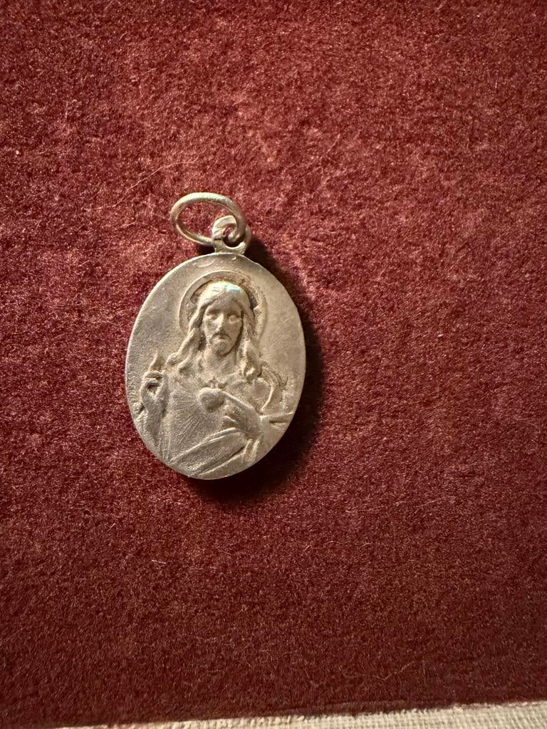Scapulier christus en achterkant maria met kind/ zilver, Verzamelen, Religie, Ophalen of Verzenden, Zo goed als nieuw