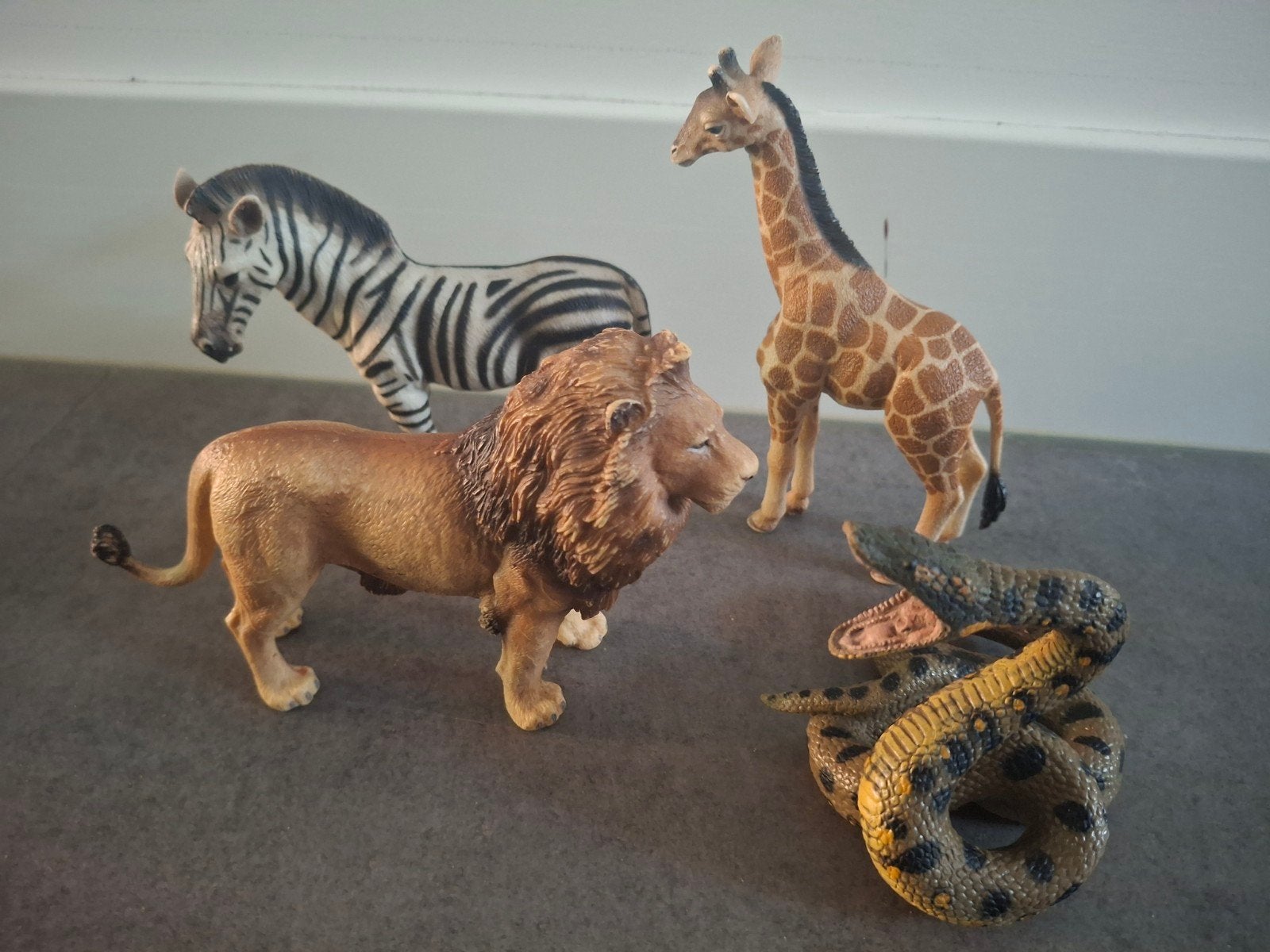 Dierenfiguren Collectie: Leeuw, Zebra, Giraffe, Slang, Ophalen of Verzenden, Gebruikt, Jongen of Meisje