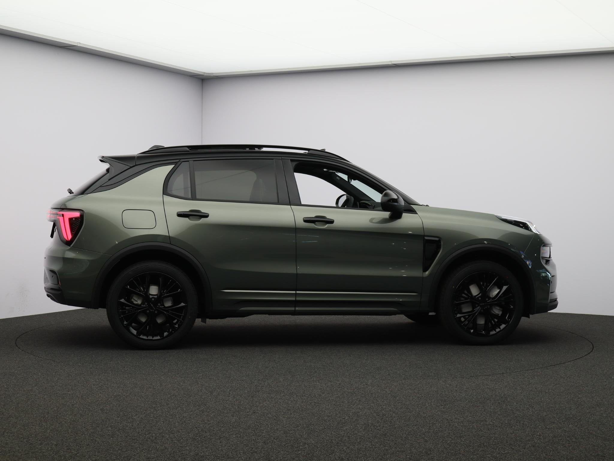 Lynk & Co 01 1.5 More UIT VOORRAAD LEVERBAAR!, Auto's, 4 cilinders, 1898 kg, Plug-in hybride, Bedrijf