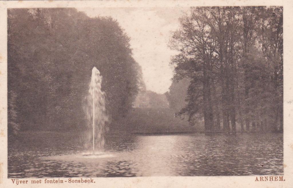 GA1805 Vijver met fontein Sonsbeek Arnhem Achterhoek 1928, Verzenden, 1920 tot 1940, Gelopen, Gelderland
