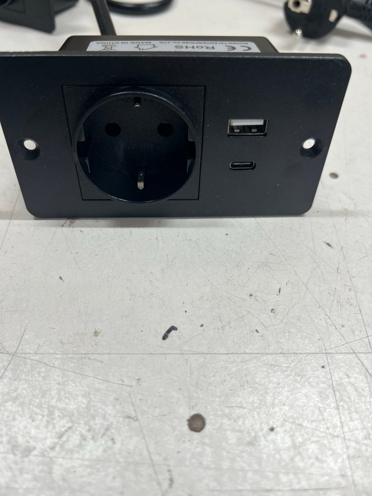 Inbouw Wandcontactdoos met USB-A en USB-C Oplader, Ophalen of Verzenden, Zo goed als nieuw, Overige merken, Stopcontact