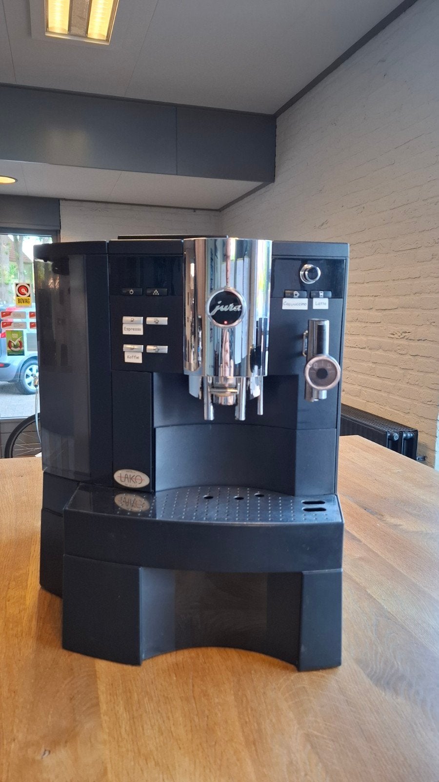 Jura Type 668 Koffiemachine met bonenmaler, Witgoed en Apparatuur, Koffiezetapparaten, Stoompijpje, Gebruikt, 10 kopjes of meer