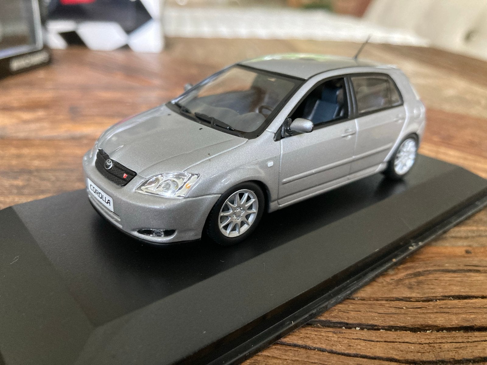 Minichamps Toyota Corolla 5-deurs 1/43 - Nieuw in doos, Ophalen of Verzenden, Nieuw, Auto, MiniChamps
