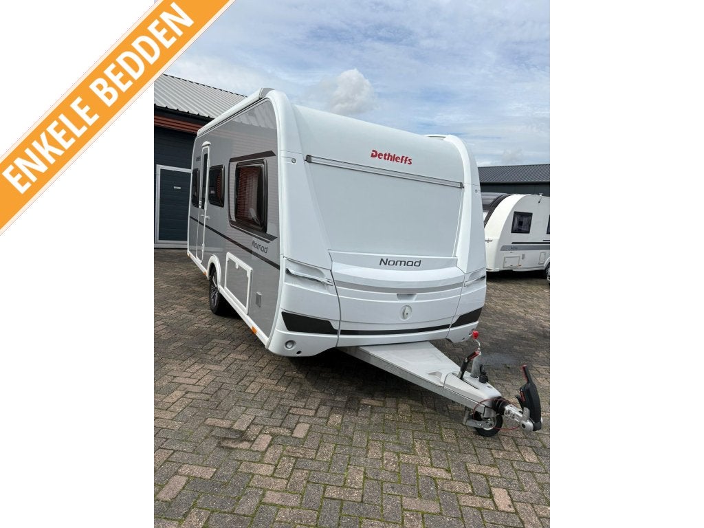 Dethleffs Nomad 460 EL, bj.2023 Mover, luifel! TOPSTAAT!!!, Caravans en Kamperen, Standaardzit, Schokbreker, Bedrijf, Dethleffs
