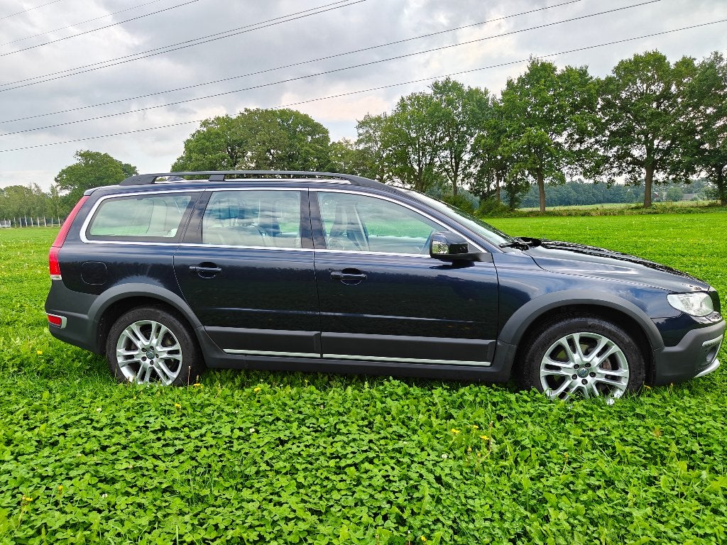 Volvo XC70 2.4D D5 162KW AWD Aut6 2015 Blauw, Automaat, Dealer onderhouden, Beige, 197 €/maand