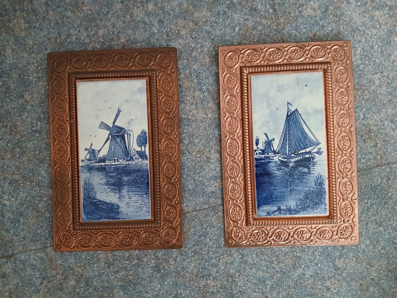 2 mooie tegels delftsblauwe op een metalen lijst., Ophalen, Vintage, Zo goed als nieuw, Wandbord of Wandpaneel