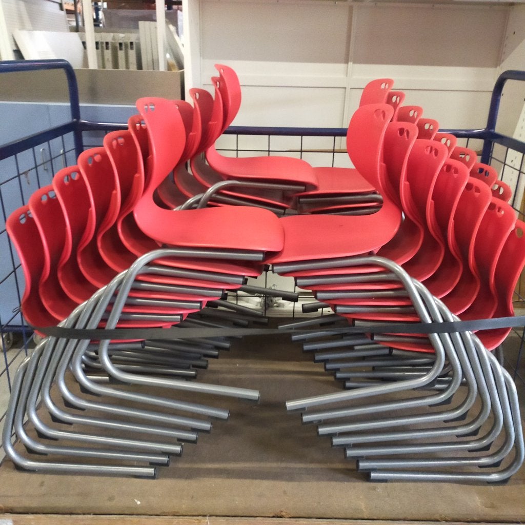 Ahrend hufterproof stapelstoel / schoolstoel  rood kunststo, Huis en Inrichting, Niet ingevuld, Gebruikt, Niet ingevuld, Niet ingevuld
