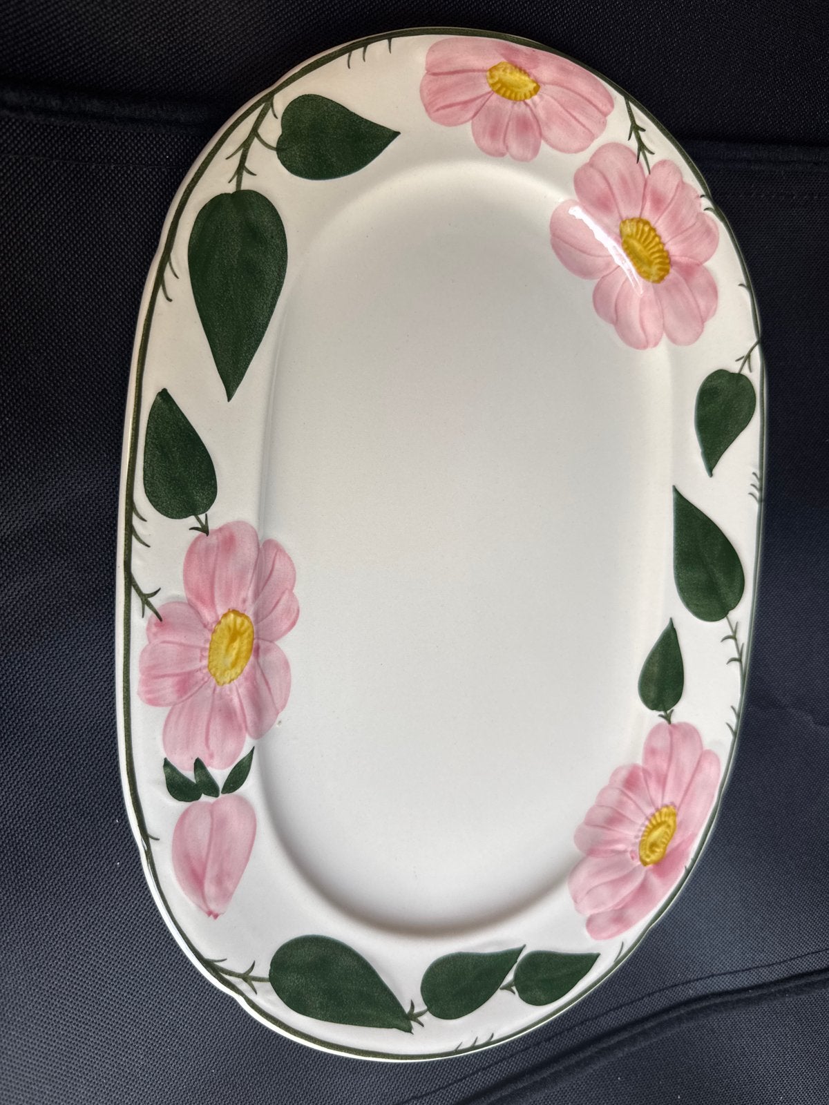 Villeroy & Boch Wild Rose Ovale Schaal 33x22,5 cm, Huis en Inrichting, Gebruikt, Ophalen of Verzenden, Schaal of Schalen, Porselein