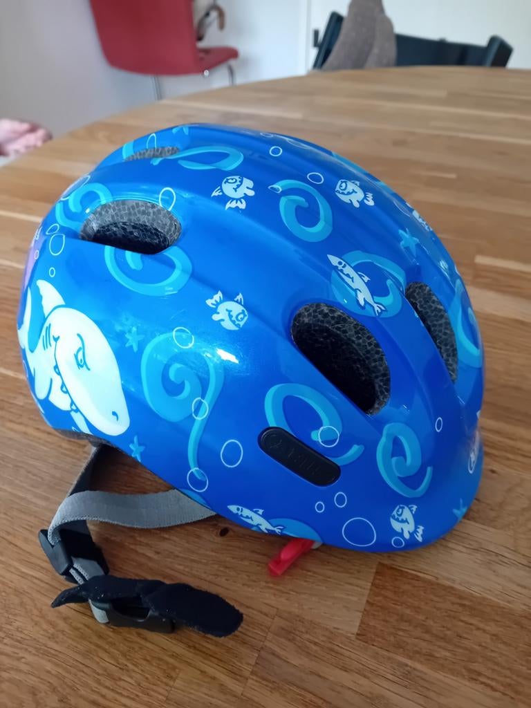 Abus kinder fiets helm 45-50 cm, Fietsen en Brommers, Fietsaccessoires | Fietshelmen, Ophalen, Zo goed als nieuw