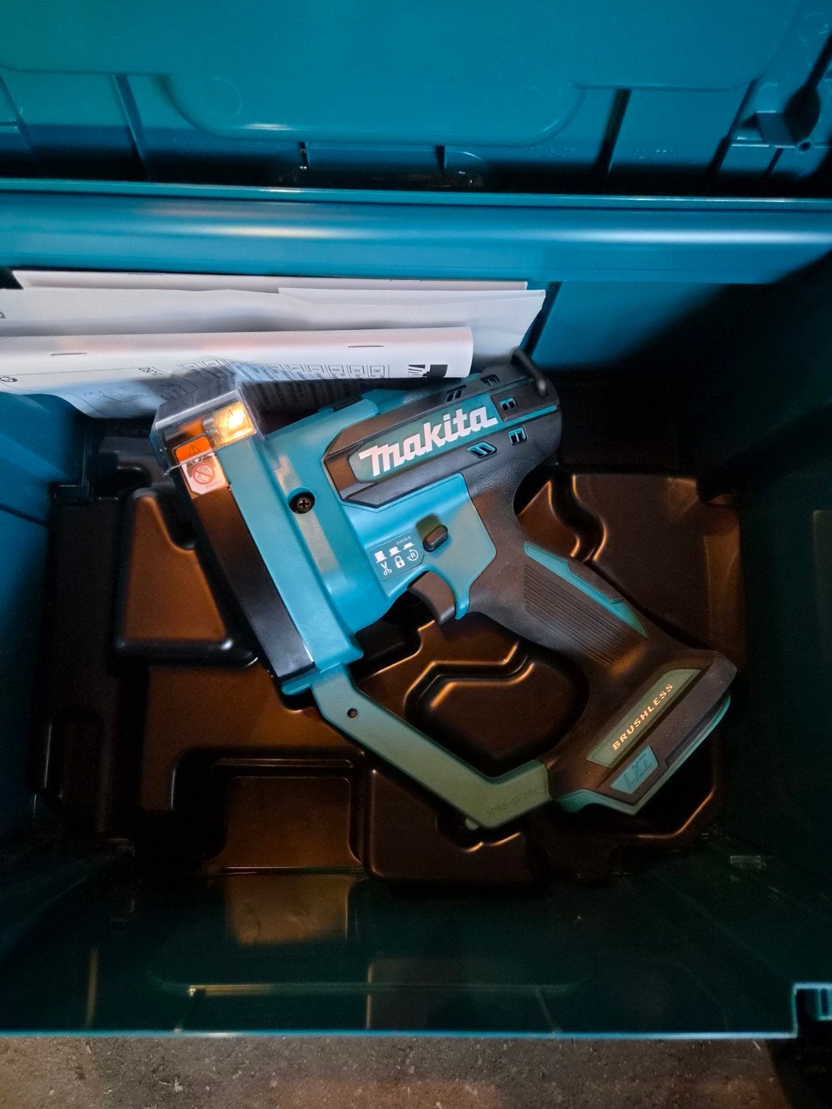 Makita DSC102ZJ 14,4V/18V Li-Ion Accu Draadeindknipper mbox, Ophalen, Nieuw, Boor- en Schroefmachine