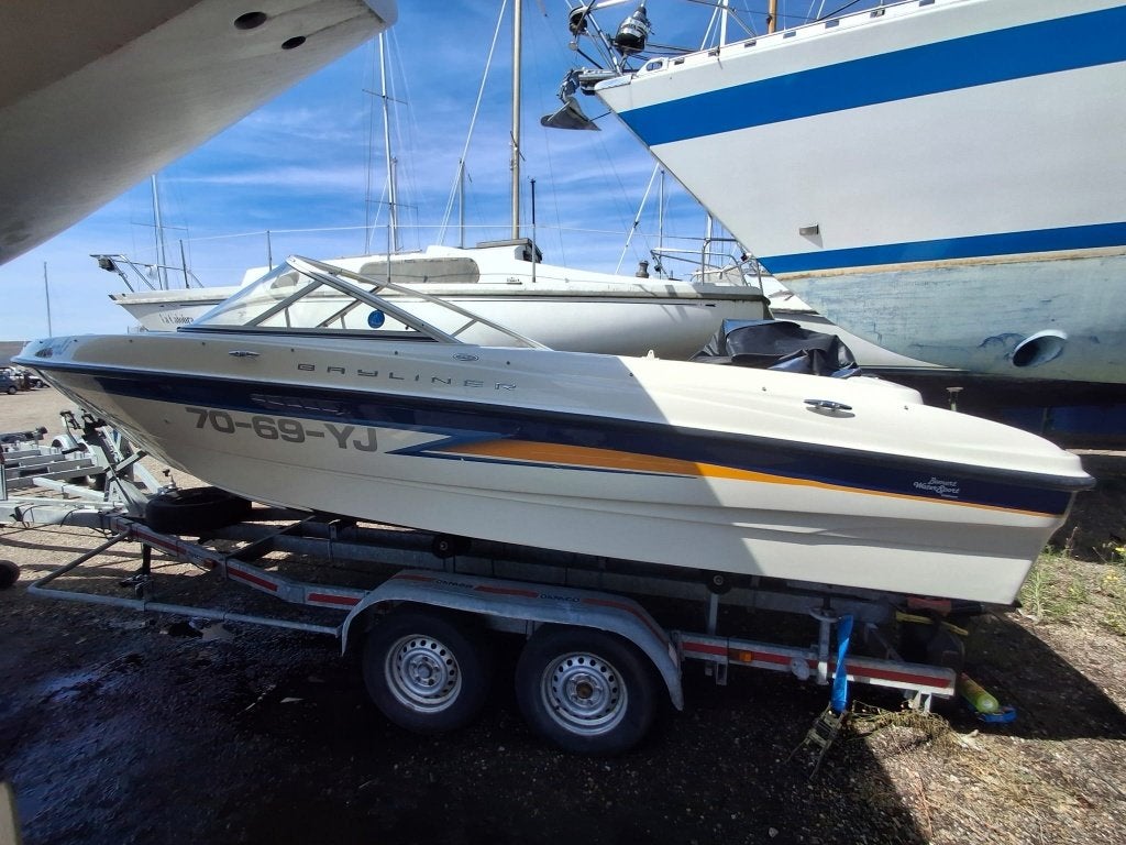 Bayliner 185 uit 2004, Watersport en Boten, Speedboten, Ophalen, Gebruikt, Binnenboordmotor, 120 tot 200 pk