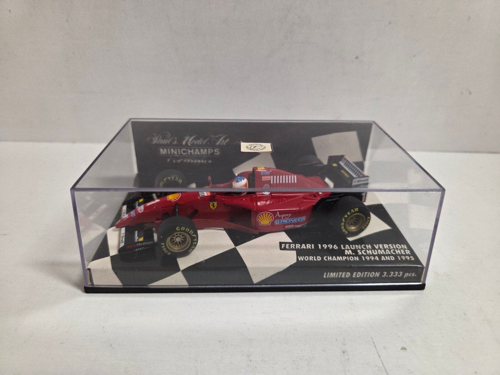 Minichamps Ferrari 1996 Launch Version Schumacher, Hobby en Vrije tijd, Auto, ., Ophalen of Verzenden, Zo goed als nieuw