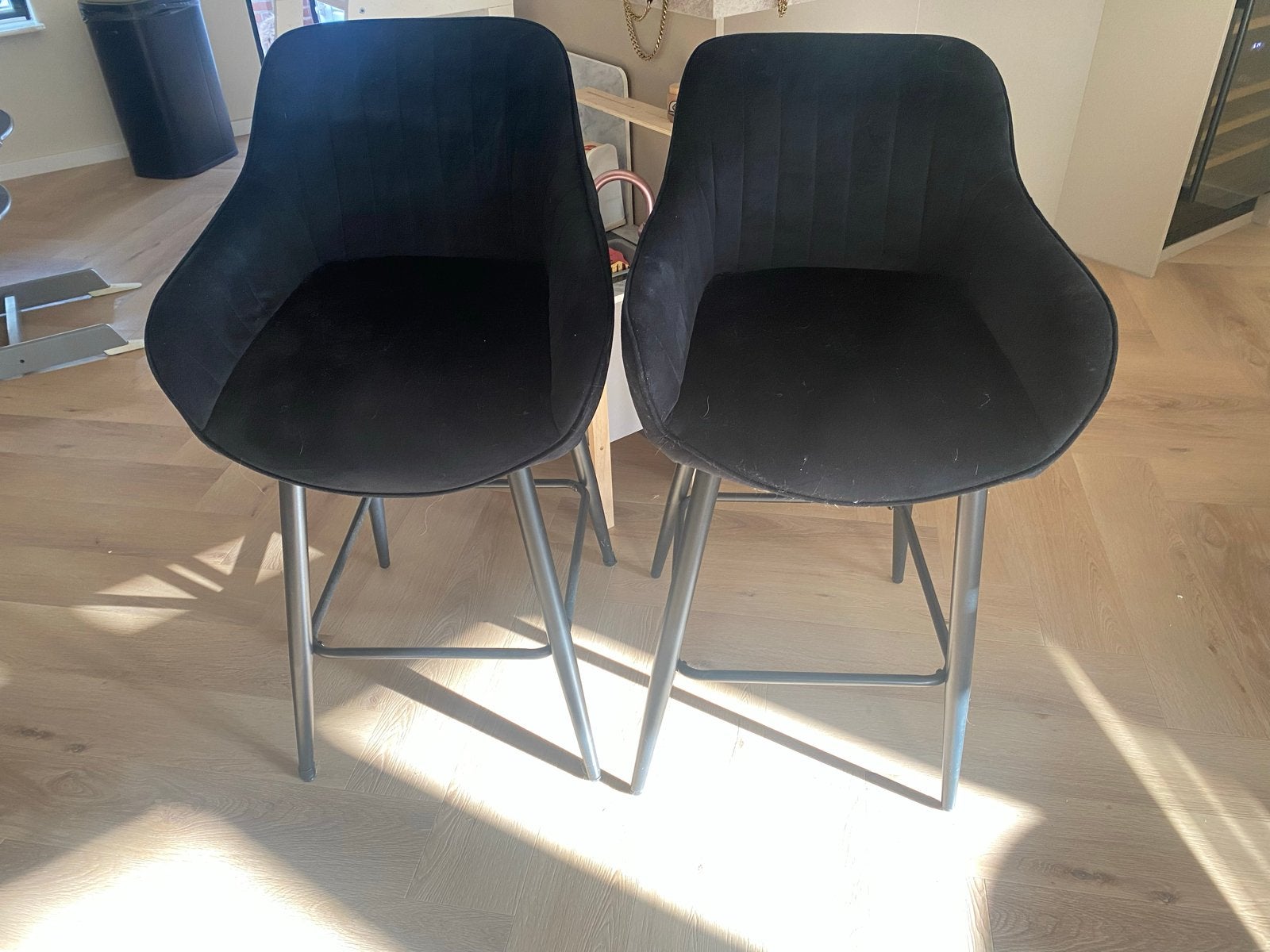 Set van 2 zwarte fluwelen barkrukken, Ophalen, Gebruikt, 90 cm of meer, Metaal