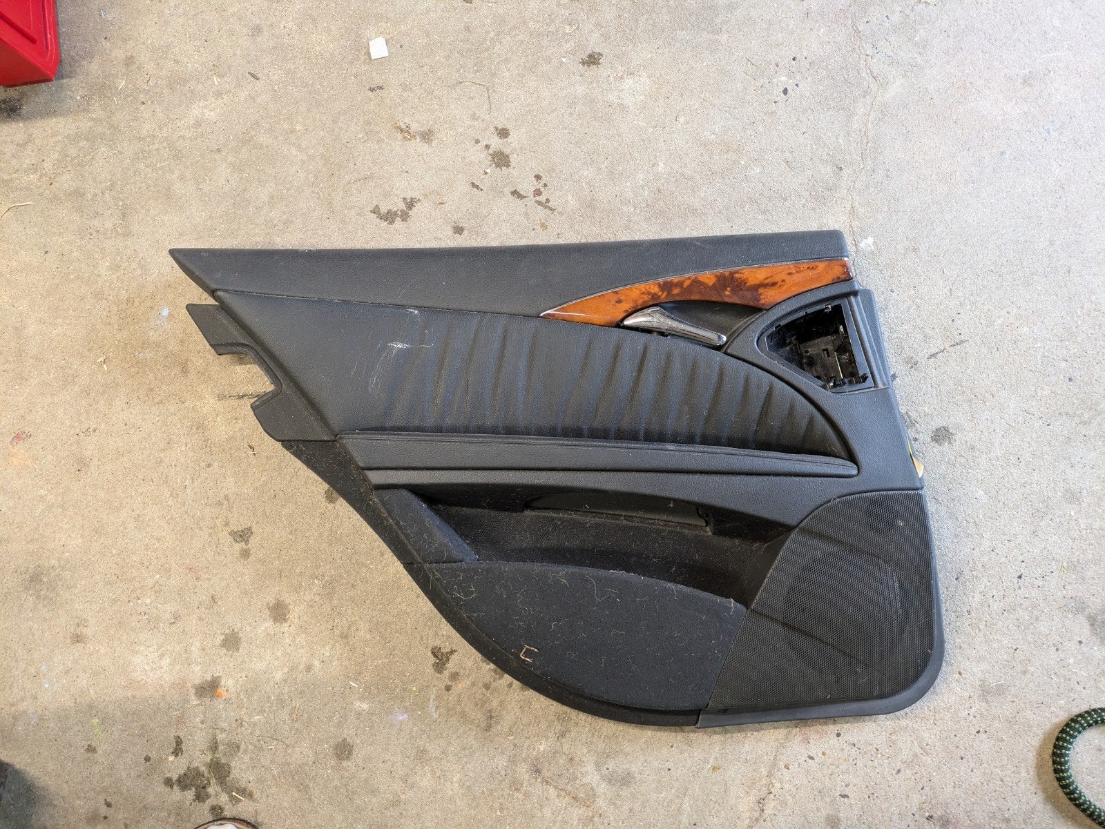 Deurkaart links-achter Mercedes E-Klasse W211, Ophalen