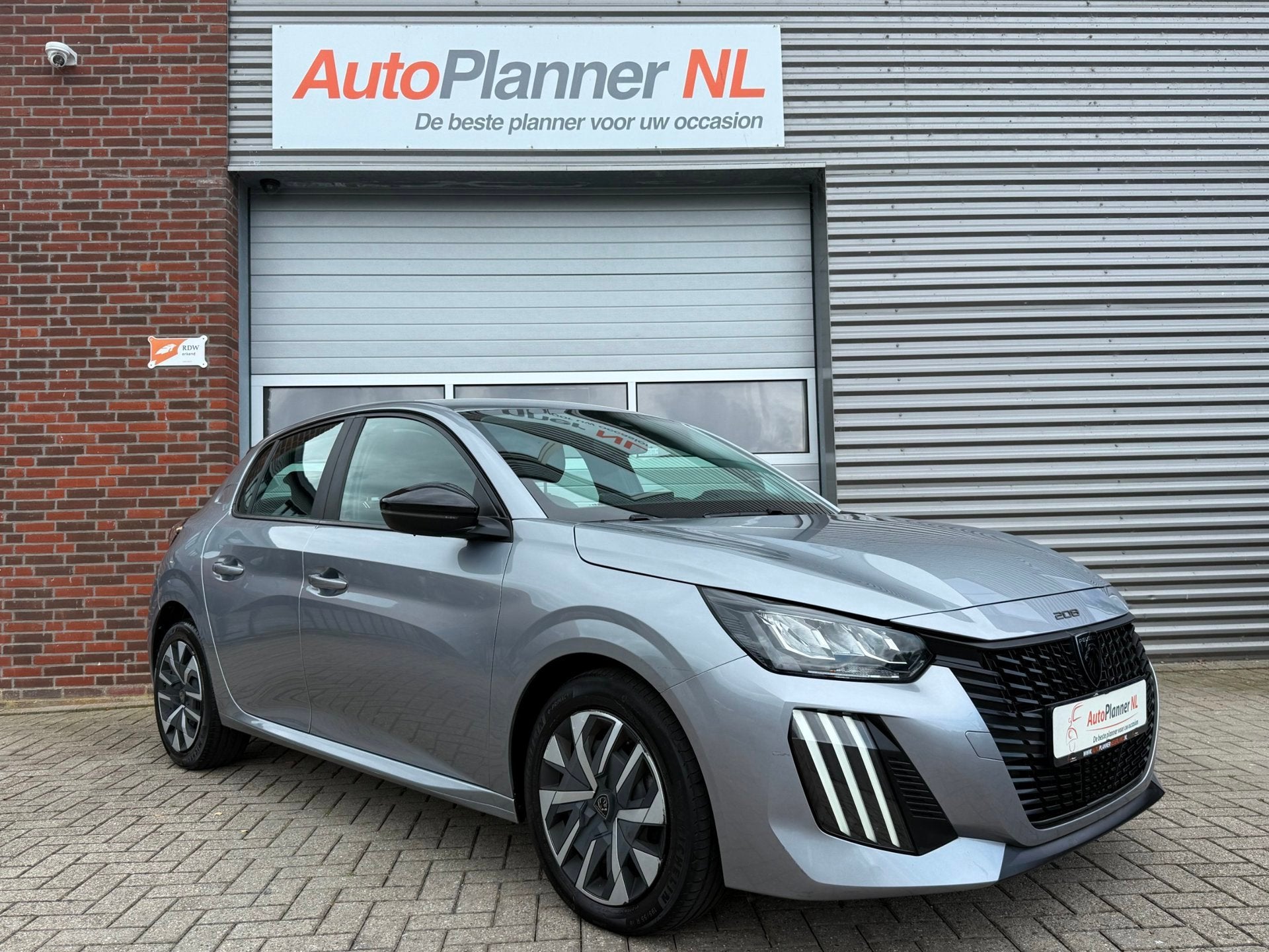 Peugeot 208 1.2 PureTech! Clima! Cruise! Navi! 1e Eigen.!, Auto's, Voorwielaandrijving, Gebruikt, Zwart, 1199 cc