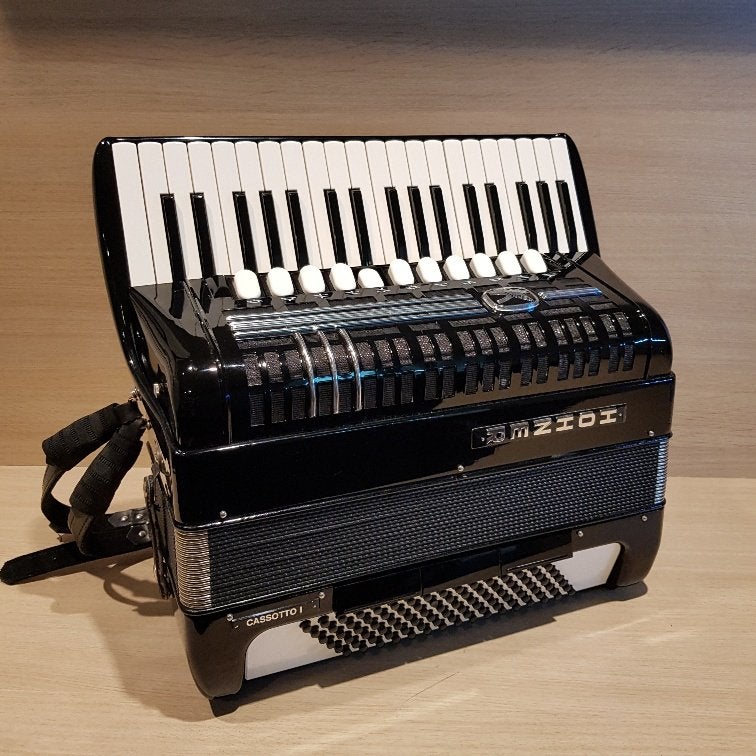 Hohner Cassotto I occasion slechts 10,2 kg 1 jaar garantie, Muziek en Instrumenten, Accordeons, Gebruikt, Andreas-Koch-Straße 9 78647 Trossingen