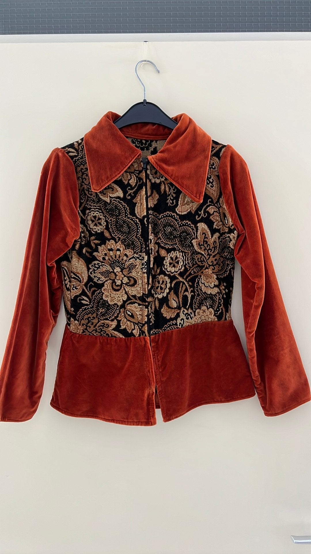 Vintage fluwelen jasje met bloemenprint maat 38, Overige kleuren, Zo goed als nieuw, Jasje, Ophalen