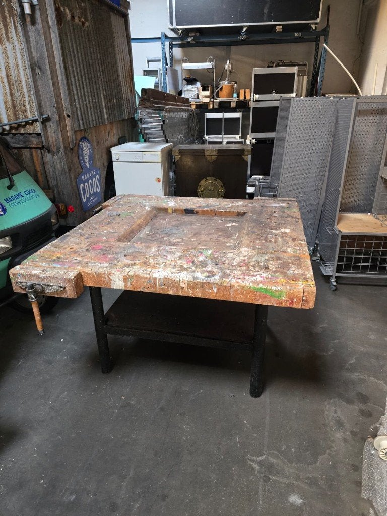 Vintage houten schoolwerkbank met patina – timmerbank, Doe-het-zelf en Verbouw, Ophalen, Gebruikt, 120 tot 170 cm, Bankschroef