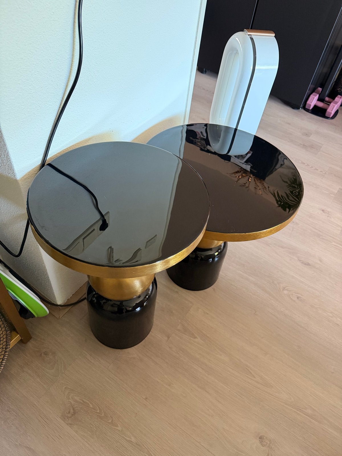Set van 2 Richmond bijzettafels - Goudkleurig & Zwart, Ophalen, Minder dan 55 cm, Metaal of Aluminium, Rond
