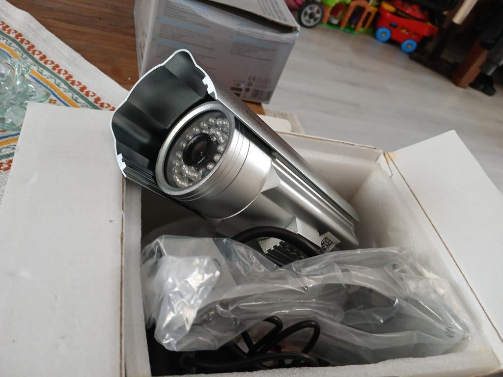 Drie nieuwe cameras twee in doos een zonder de sofwer is oud, Ophalen of Verzenden, Nieuw