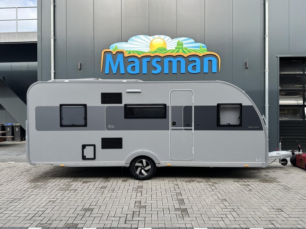 Adria Altea 552 PK 60 Years - Actie model, Caravans en Kamperen, Rondzit, 6 tot 7 meter, Tot en met 6, Schokbreker