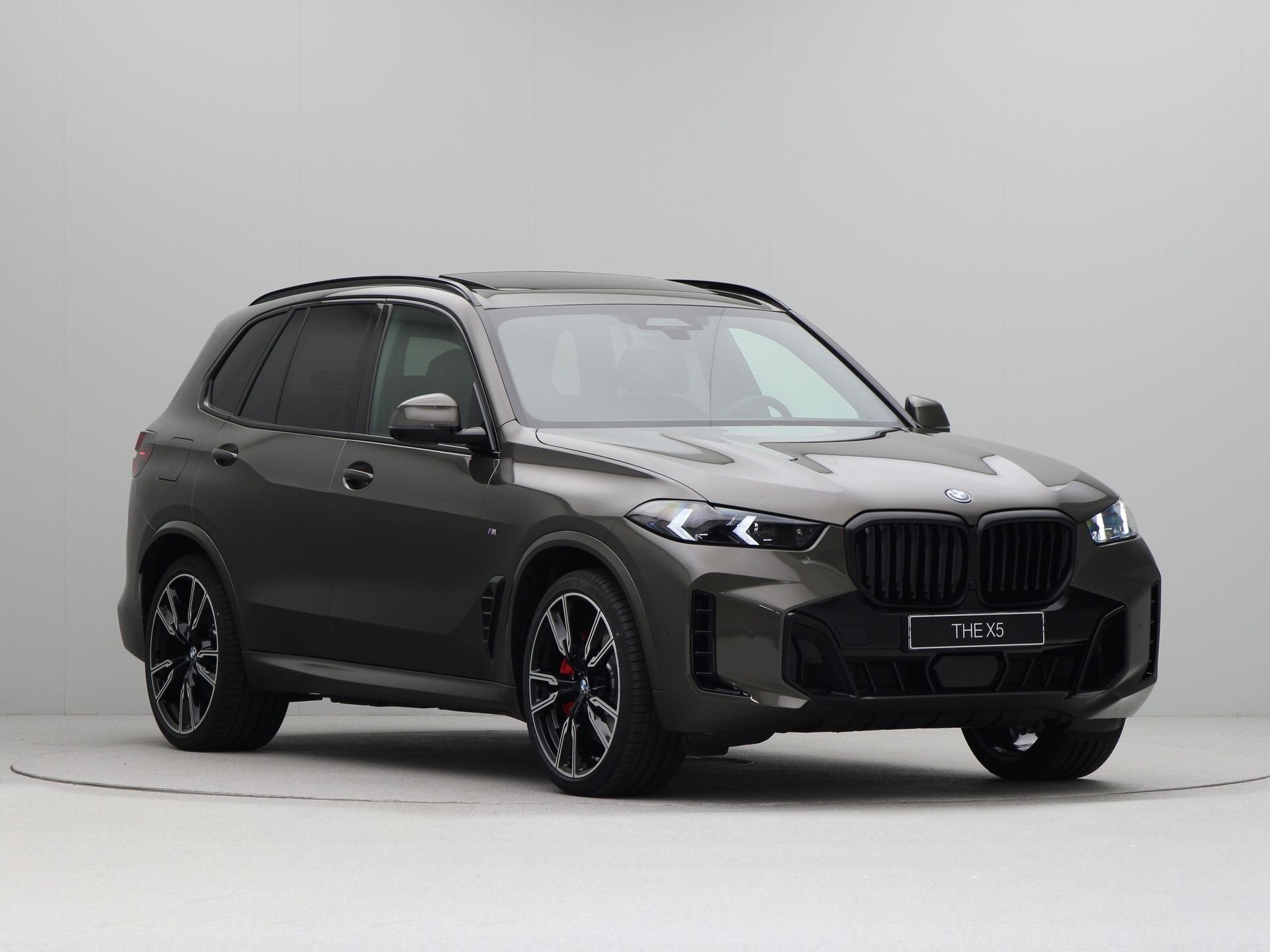 BMW X5 xDrive50e (bj 2026, automaat), Auto's, Automaat, 2395 kg, Overige brandstoffen, Leder
