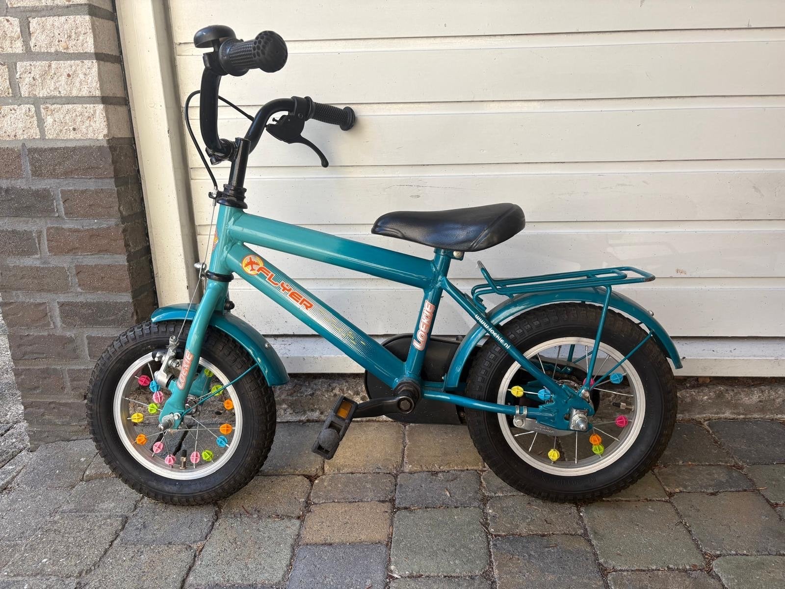Foto 2 van Kinderfiets 12 inch met zijwieltjes - Loekie Flyer