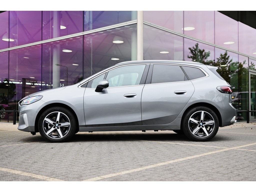 BMW 2 Serie Active Tourer 218i Automaat / Trekhaak / Panoram, Stoelverwarming, 136 pk, Gebruikt, Met garantie (alle)