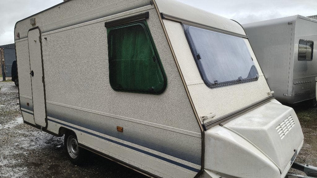 Adria B 415 PH met vastbed en middendinette, Caravans en Kamperen, Ringverwarming, Treinzit, 750 - 1000 kg, Particulier