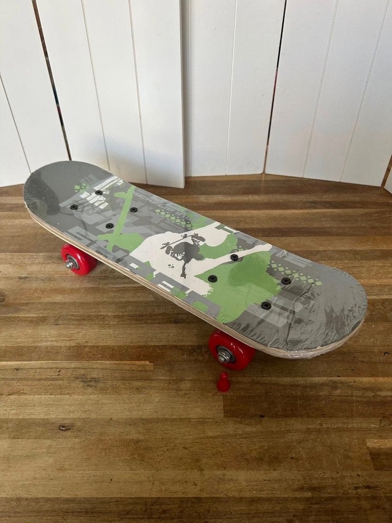 Houten kinderskateboard groen met rode wielen, Westvlietweg 65-P, 2495 AA Den Haag, Nederland, Info@rubytoys.nl, Nieuw, Ophalen of Verzenden