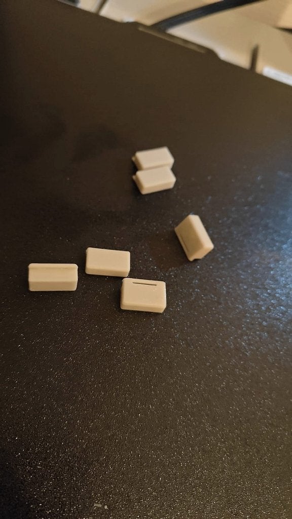 3D Geprint Uitwerp Knopje voor Amiga Floppy Drive, Computers en Software, Verzenden