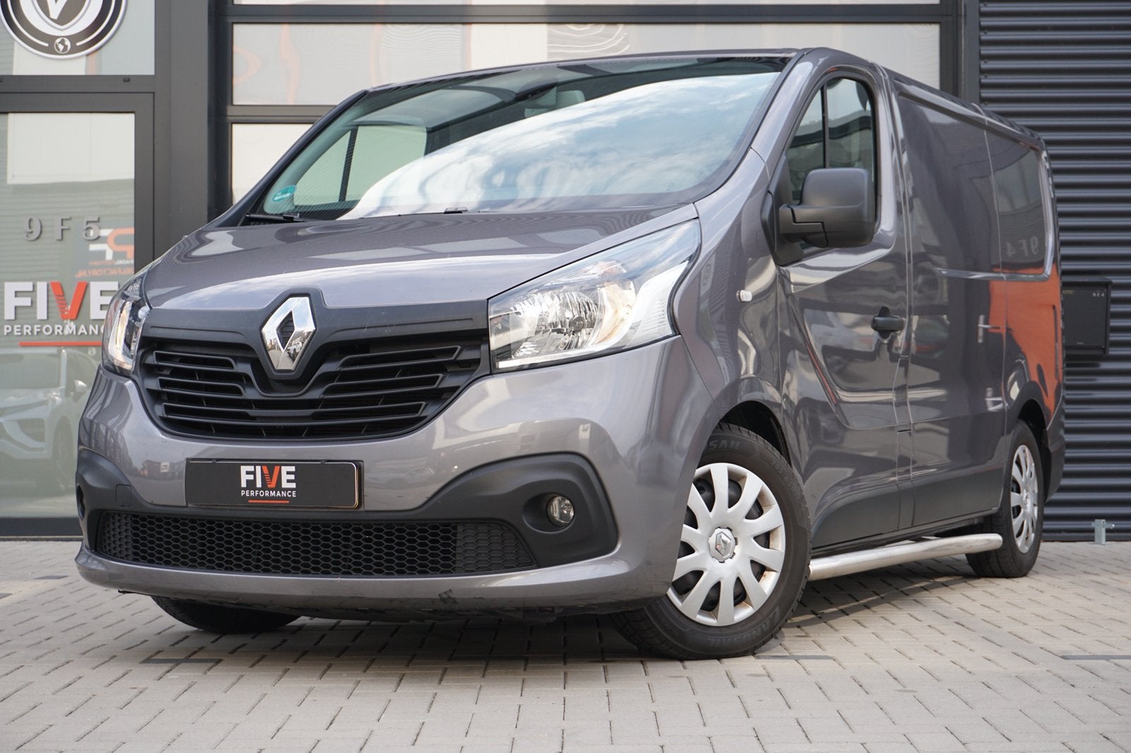 Renault Trafic 1.6 DCI 95PK / 3-Zits / BTW / Navi / Cruise, Auto's, Voorwielaandrijving, Stof, Euro 6, Renault