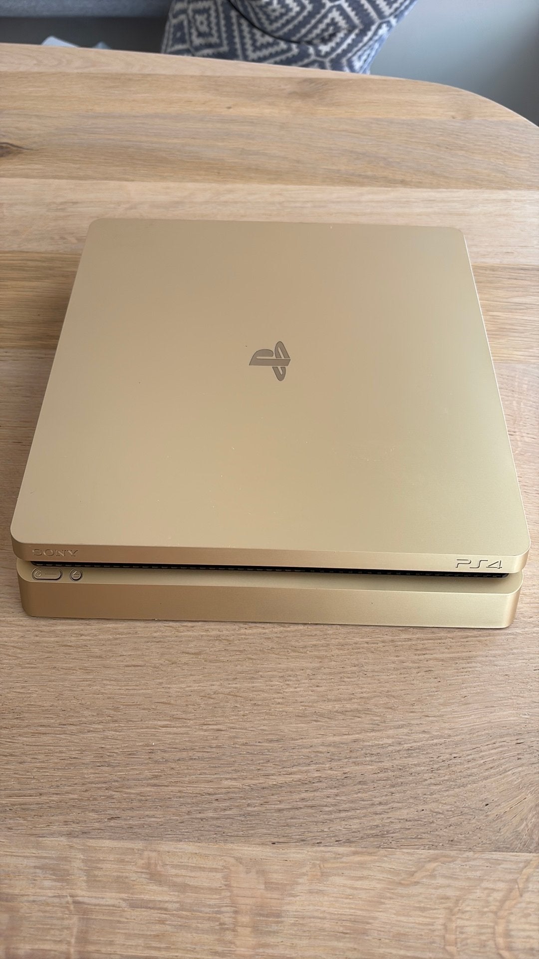Gouden PS4, Computers en Software, Windows Laptops, Ophalen, Zo goed als nieuw, 15 inch