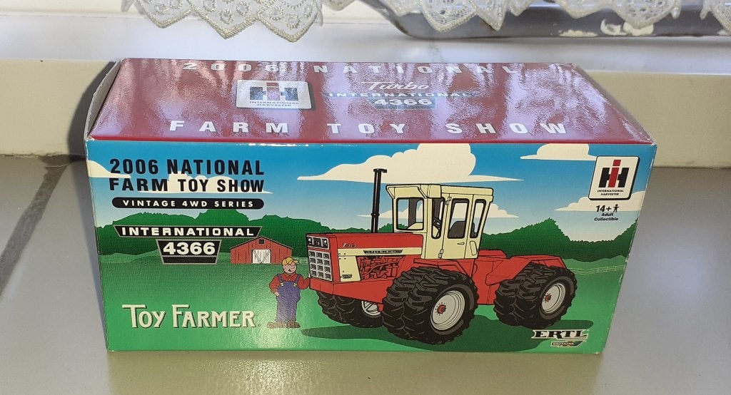International 4366 - Ertl    (siku - britains), Ophalen of Verzenden, Nieuw, Tractor of Landbouw