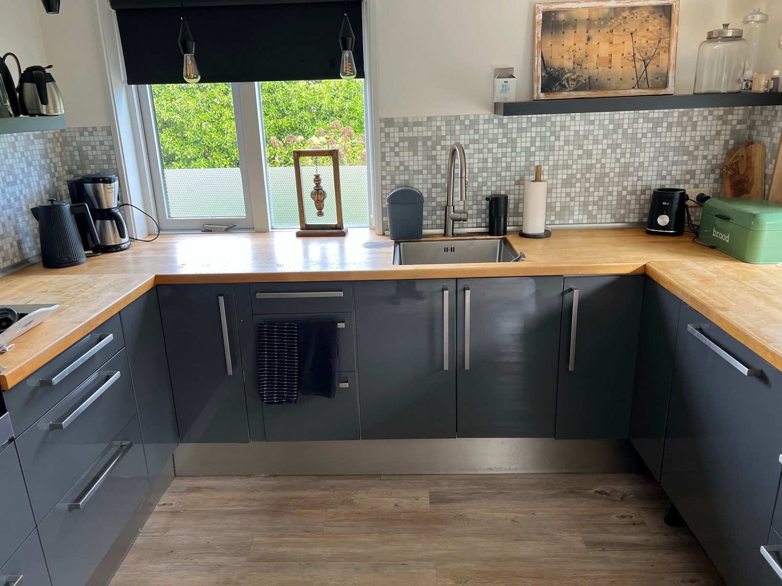 Moderne U-keuken met houtlook blad en inbouwapparatuur, Ophalen, Gebruikt, U-keuken, Hoogglans of Gelakt